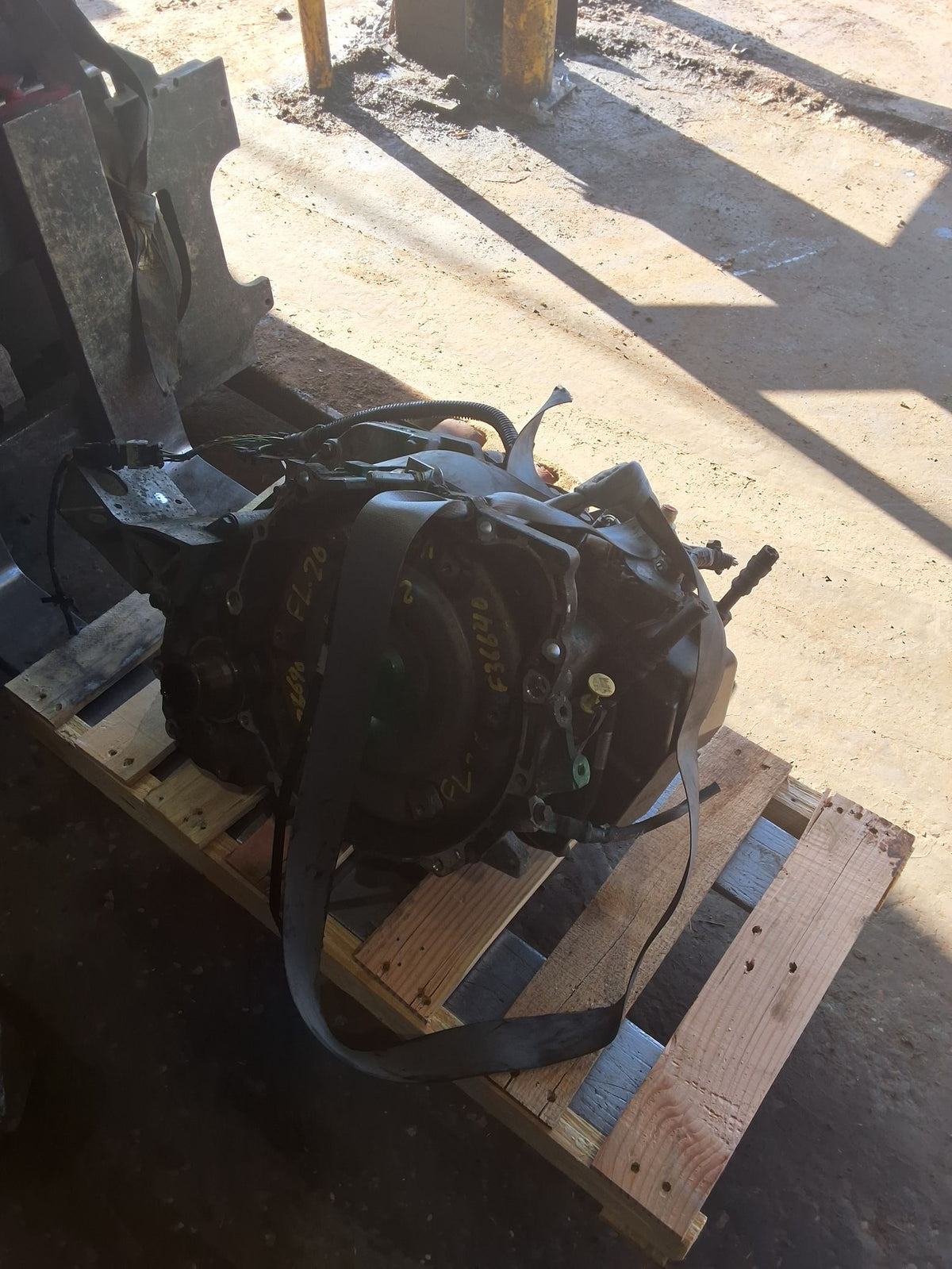 2003-2004 Volvo XC90 Automatic AWD Transmission main image