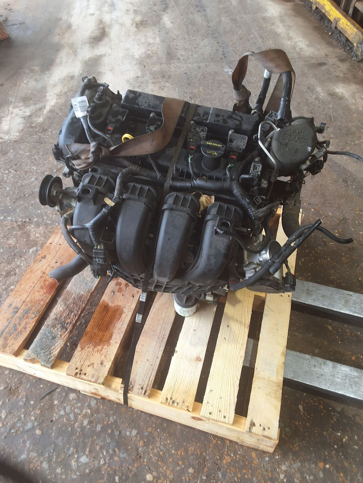 2012-2014 Ford Focus 2L Engine main image