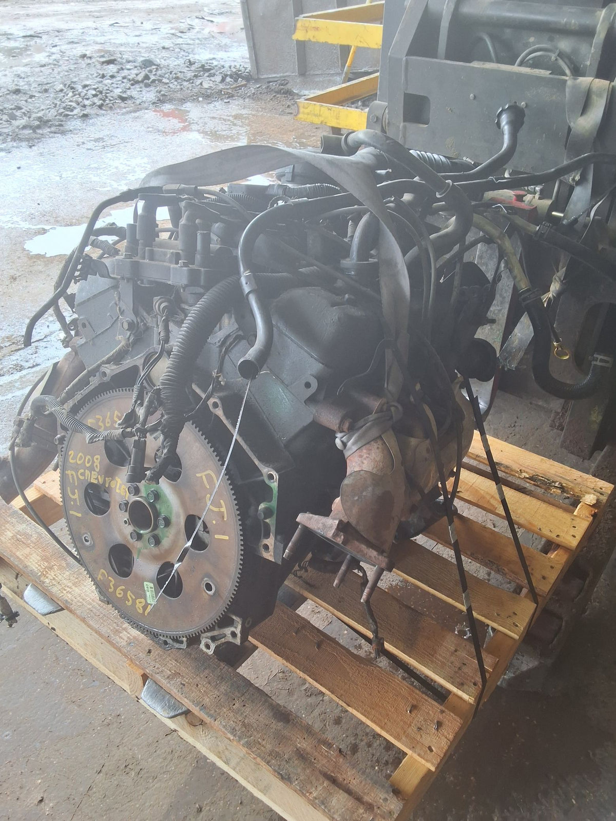 2008-2013 Chevrolet Express 4.3L Engine main image