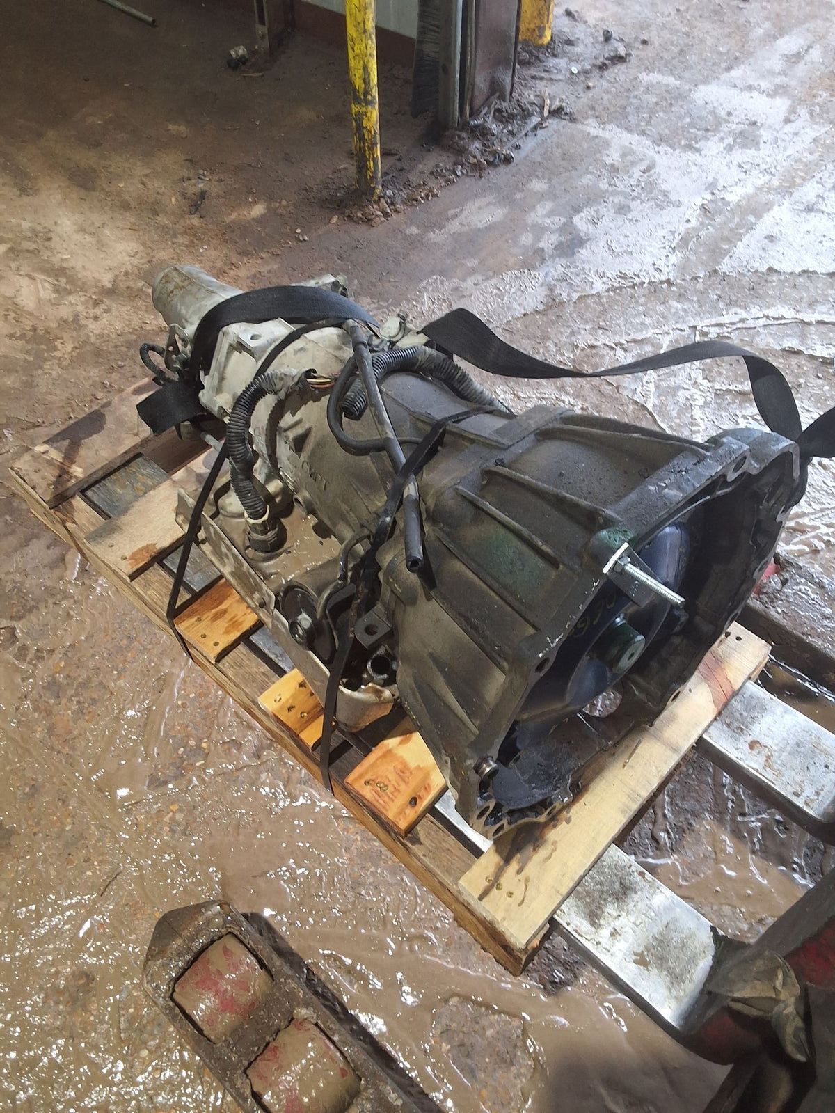 2003 Chevrolet TrailBlazer 4-Speed Automatic RWD Transmission main image