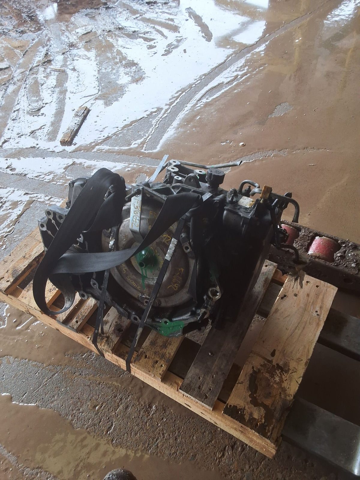 2015 Chevrolet Sonic Automatic FWD Transmission main image