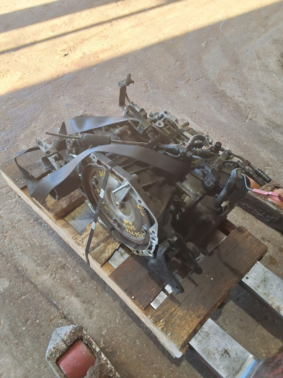 2007 Kia Rondo Automatic FWD Transmission main image