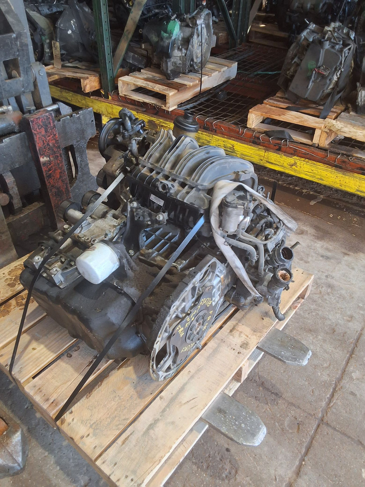 2007 Kia Rondo 2.4L Engine main image