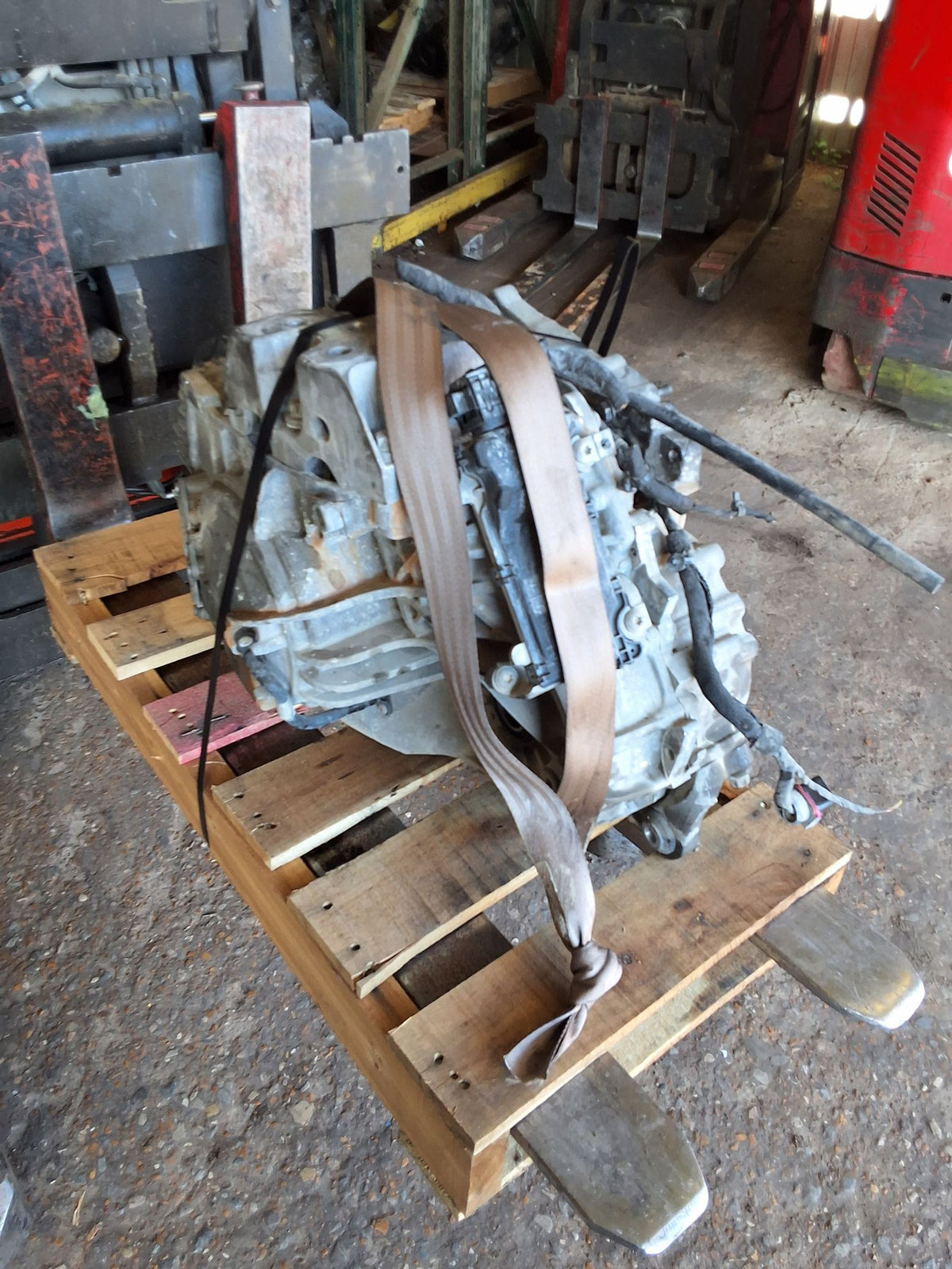 2015 Chrysler 200 Automatic FWD Transmission main image