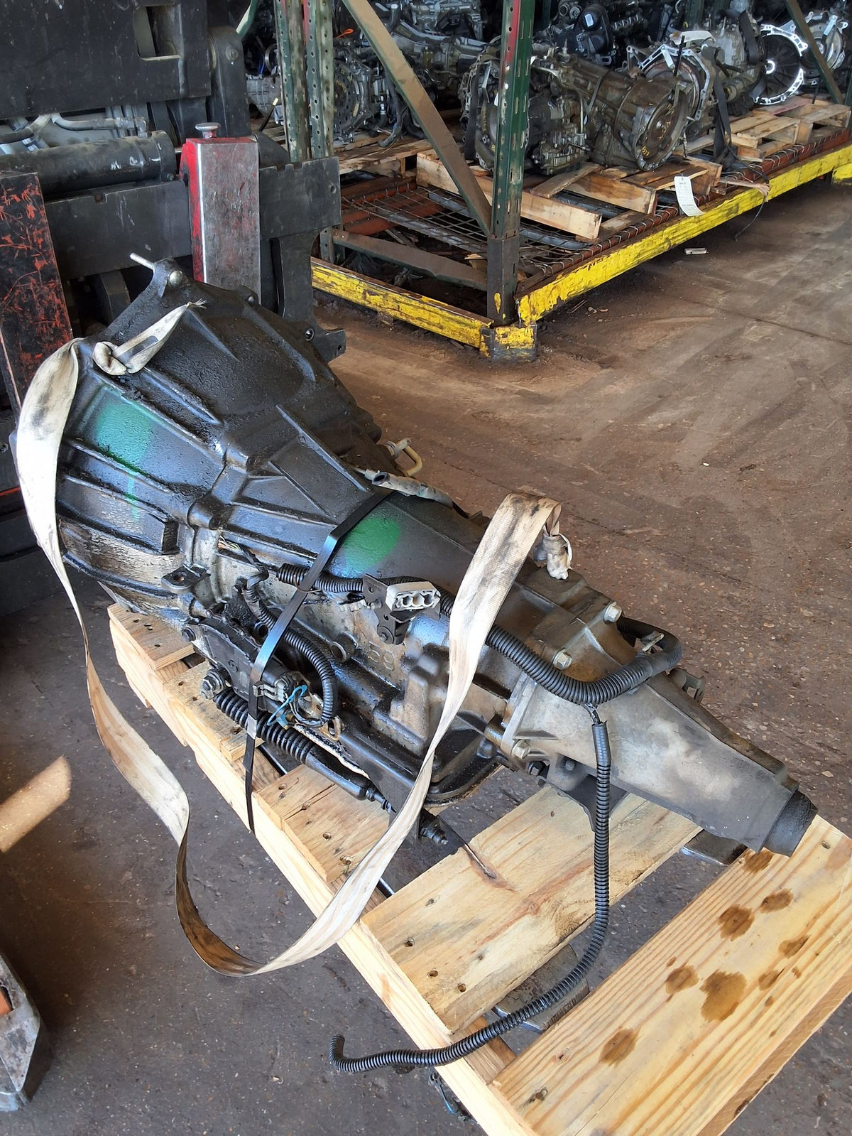 2003 Chevrolet Tahoe 4-speed Automatic RWD Transmission main image