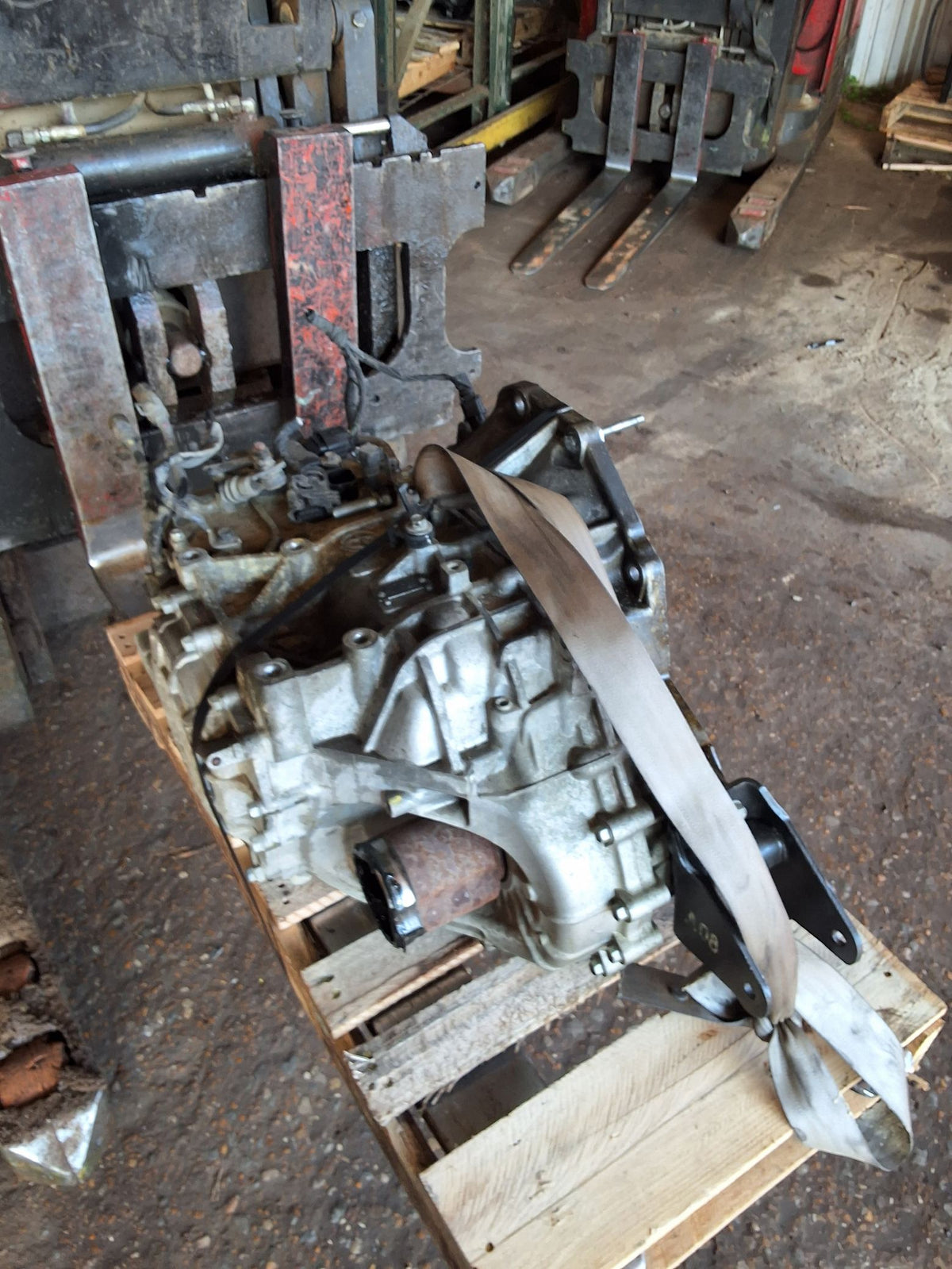 2010 Hyundai Santa Fe Automatic FWD Transmission main image