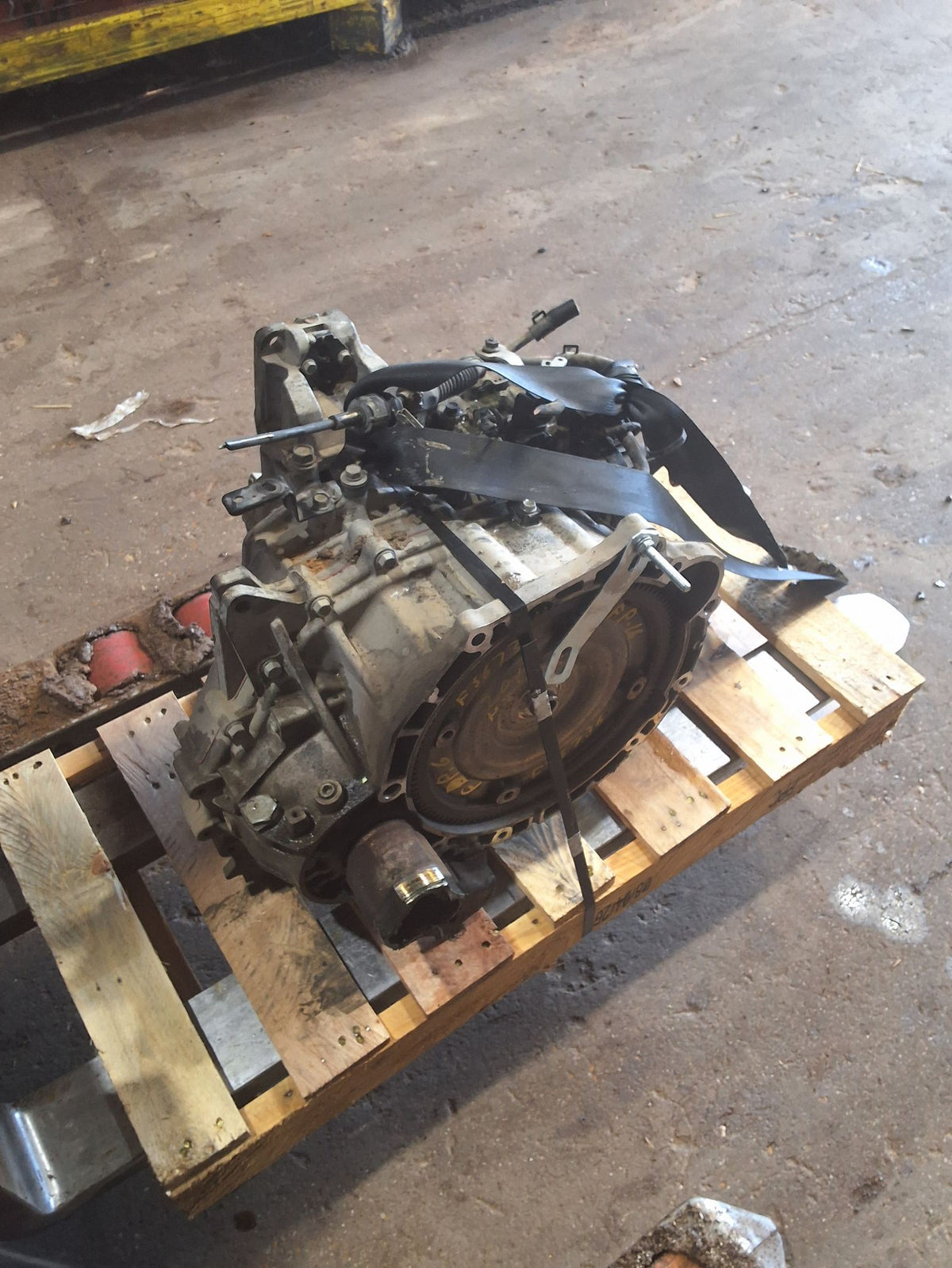 2014 Hyundai Elantra 6-speed Automatic FWD Transmission main image
