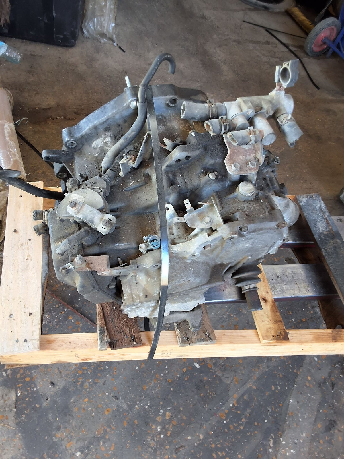 2005-2006 Nissan Maxima Automatic FWD Transmission main image