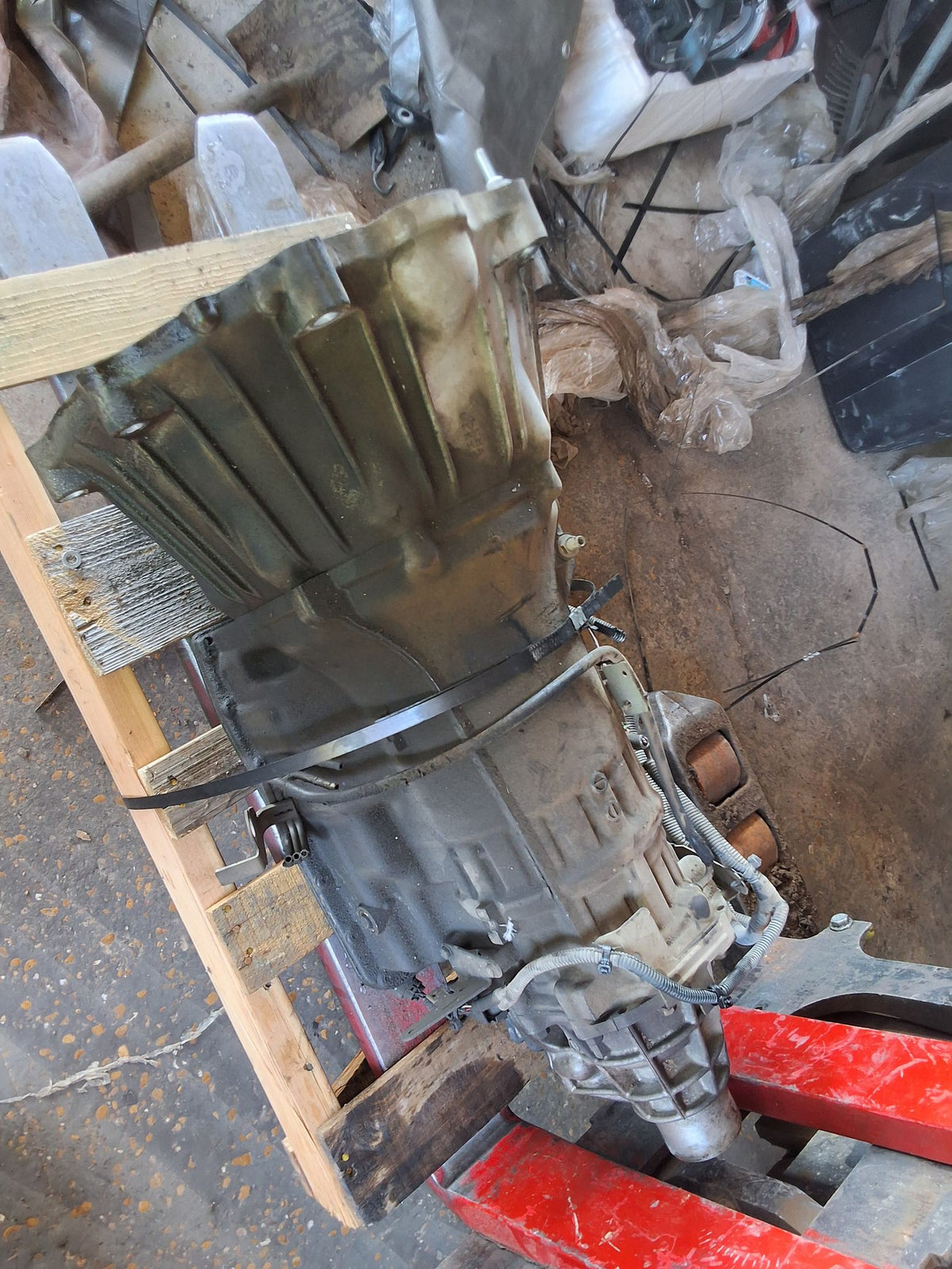 2004 Nissan Pathfinder Armada Automatic RWD Transmission main image