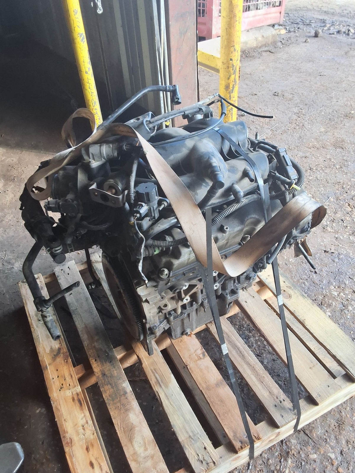 2005-2007 Ford Escape 3.0L Engine main image