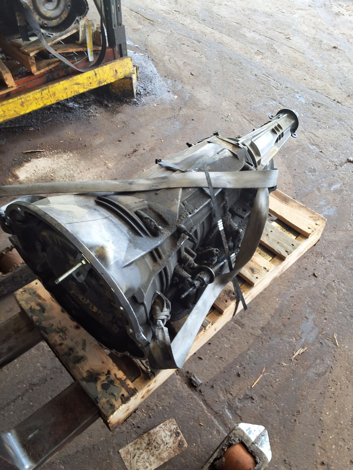 2004-2005 Dodge Ram 1500 5-speed Automatic RWD Transmission main image