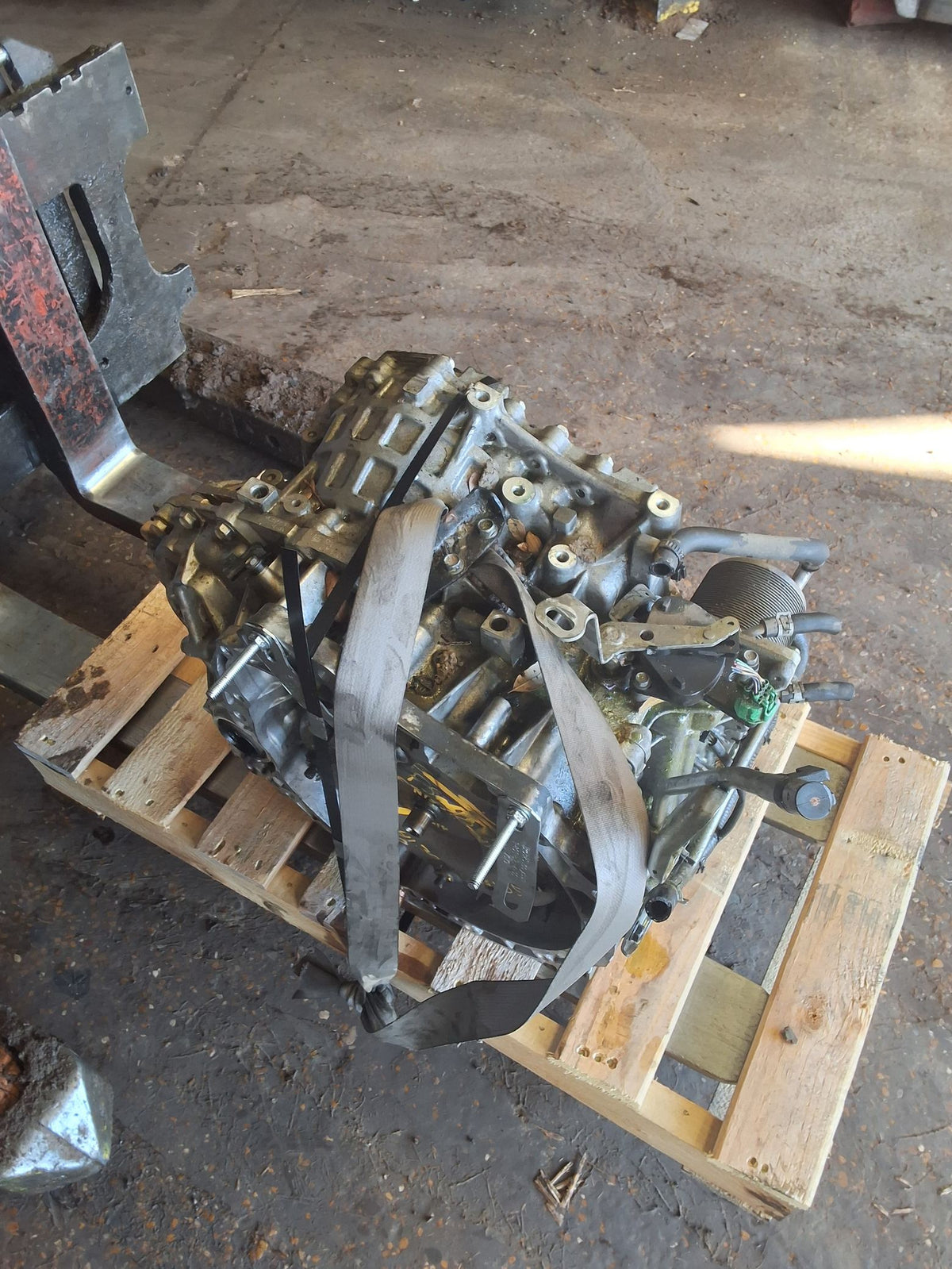 2011-2013 Nissan Rogue AT, (CVT), 4x2 (FWD) 2.5L L4 DOHC 16V Transmission main image