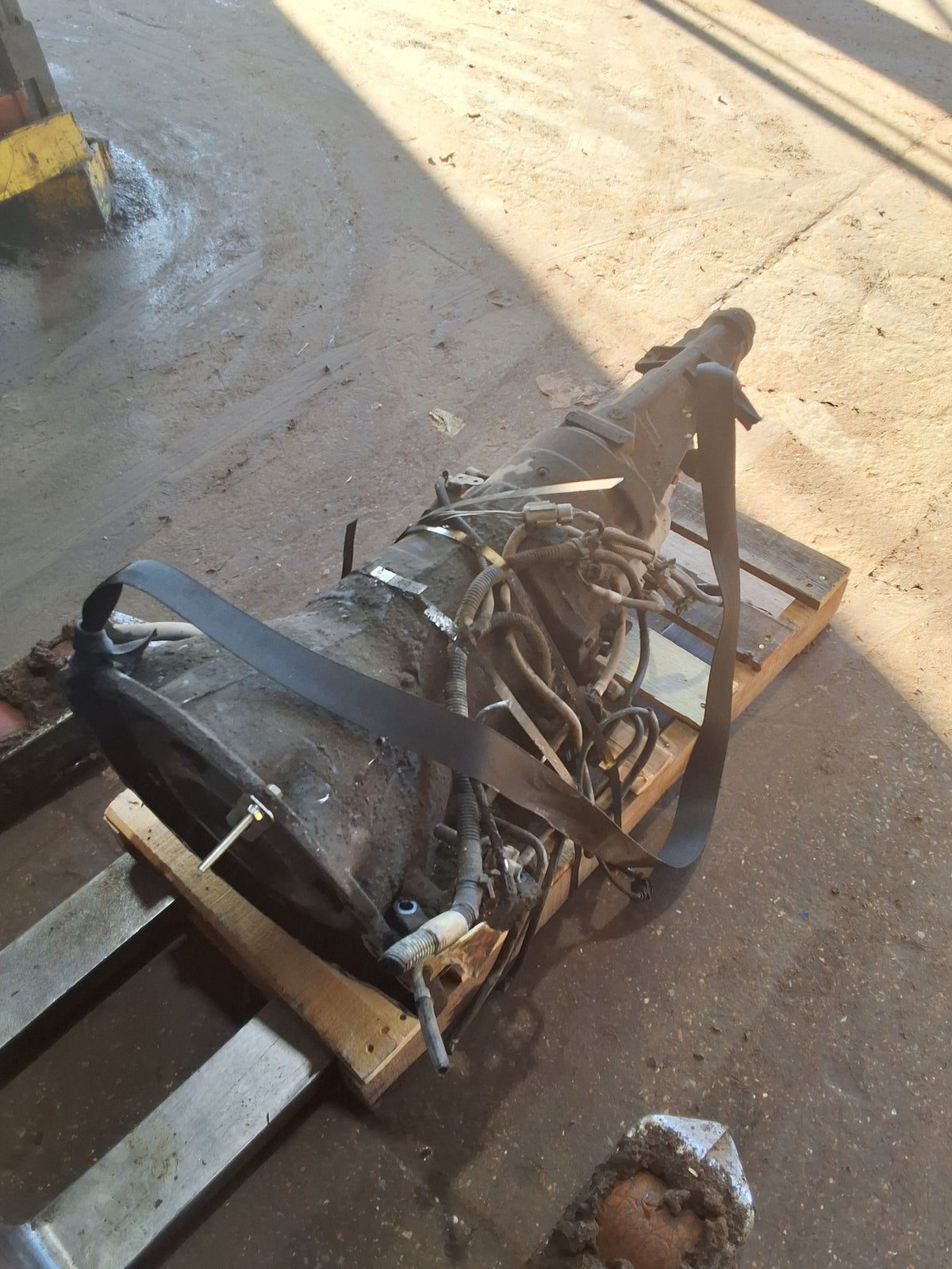 1996 Dodge Ram 1500 5-speed Automatic RWD Transmission main image