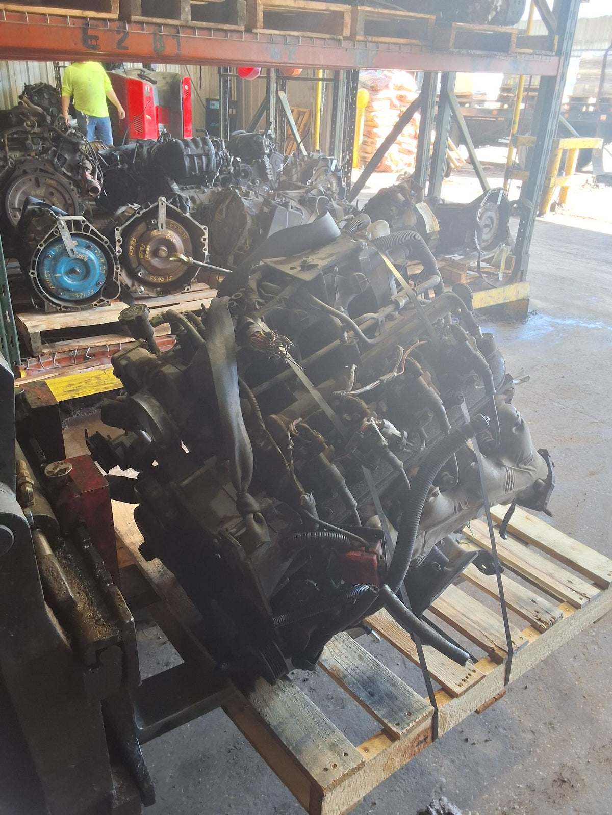 2004-2006 Cadillac Escalade EXT 6.0L Engine main image