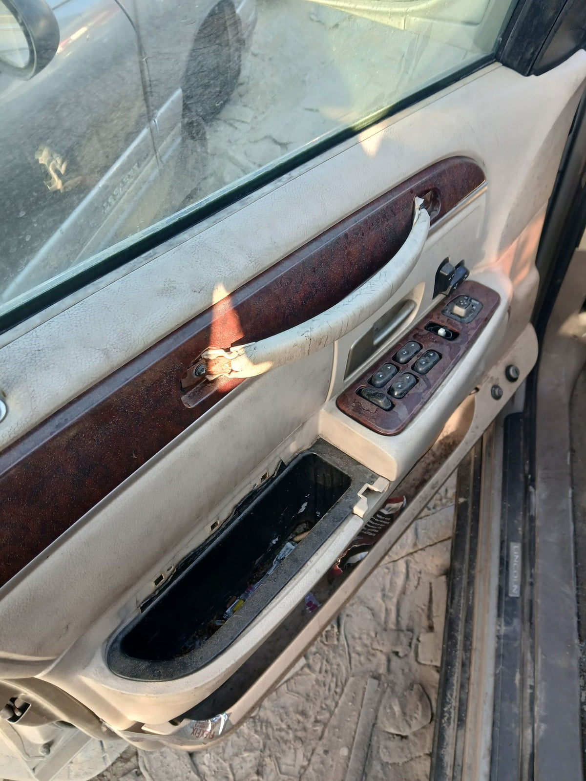 Tail Light Passenger Side 1998 - 2011 Lincoln Town Car