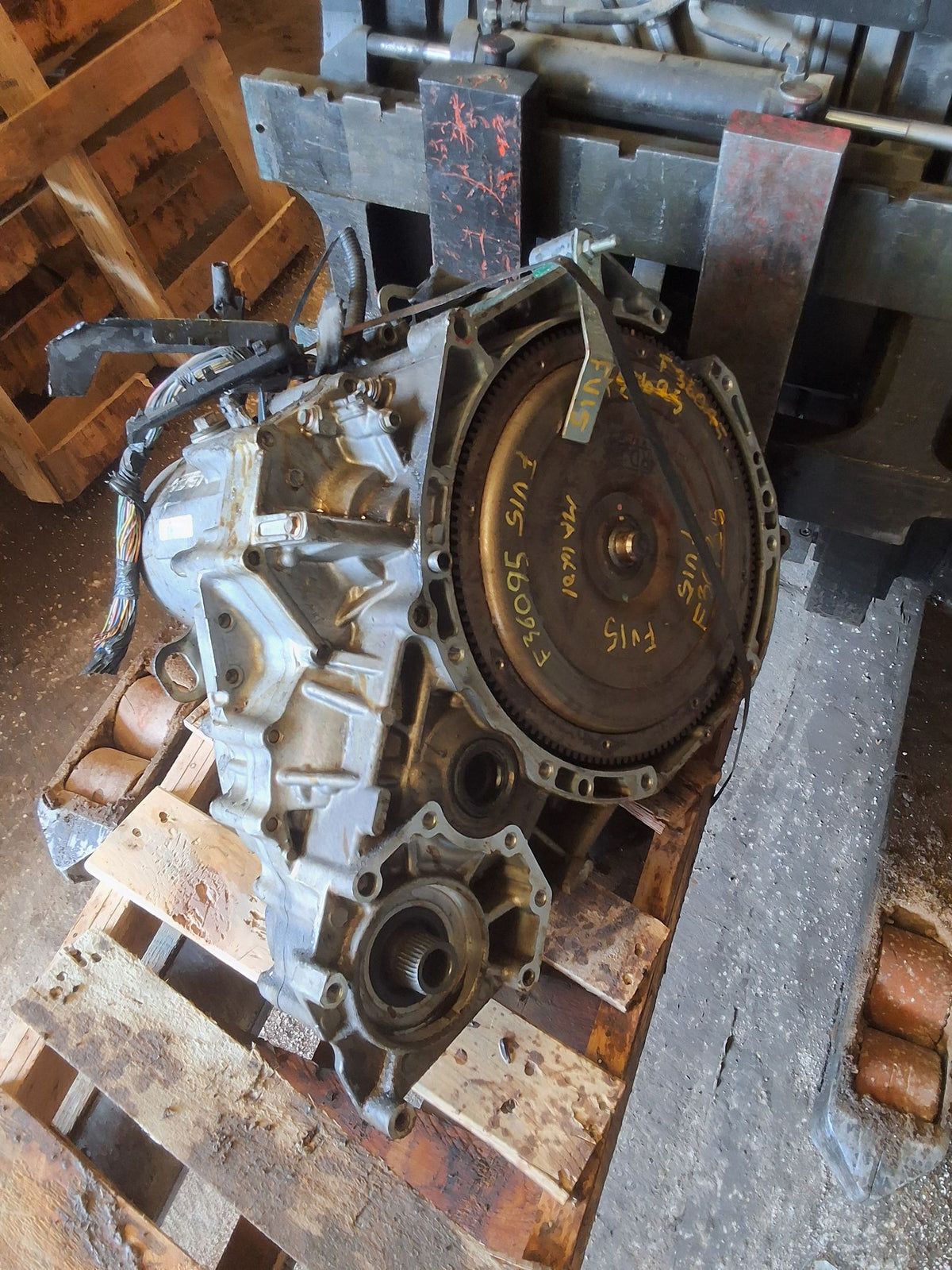 2004 Nissan Armada Automatic VK56DE) Transmission