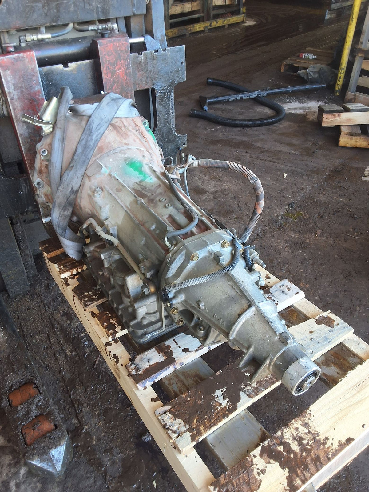 2004 Nissan Xterra Automatic o supercharged option; 4x2 Transmission