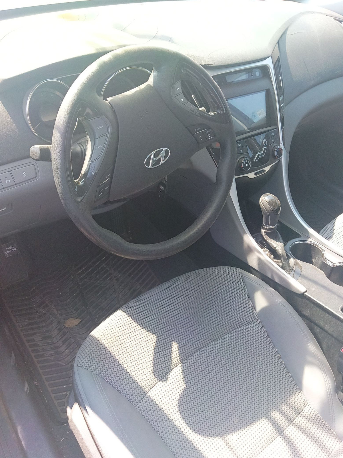 Door Panel Front Passenger Side 2011 - 2014 Hyundai Sonata
