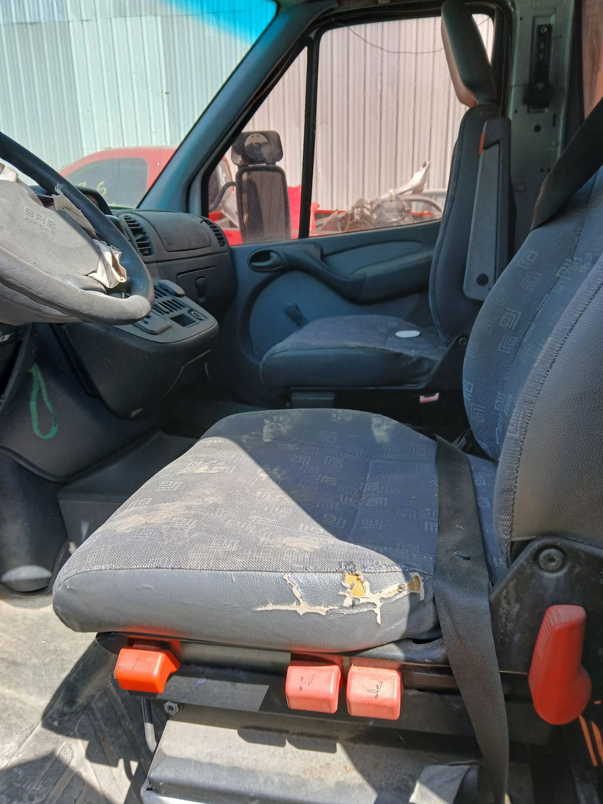 Strut Front Driver Side 2003 - 2006 Dodge Sprinter Cargo