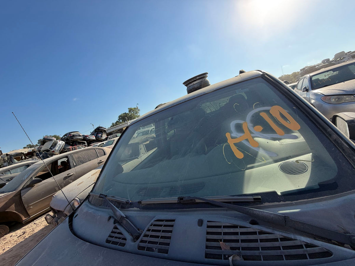 Headlight Driver Side 2002 - 2009 GMC Envoy