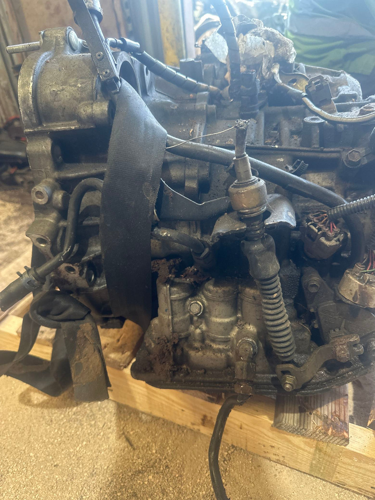 2002-2005 Toyota Camry AT, 4 cylinder (2AZFE engine), North America built, U241 stamped on transmission 4 cylinder) Transmission