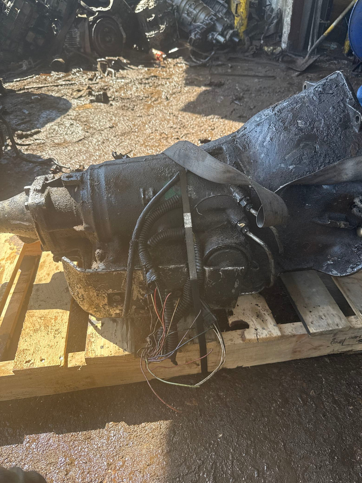 1993-1994 GMC Suburban 4-speed Automatic RWD Transmission
