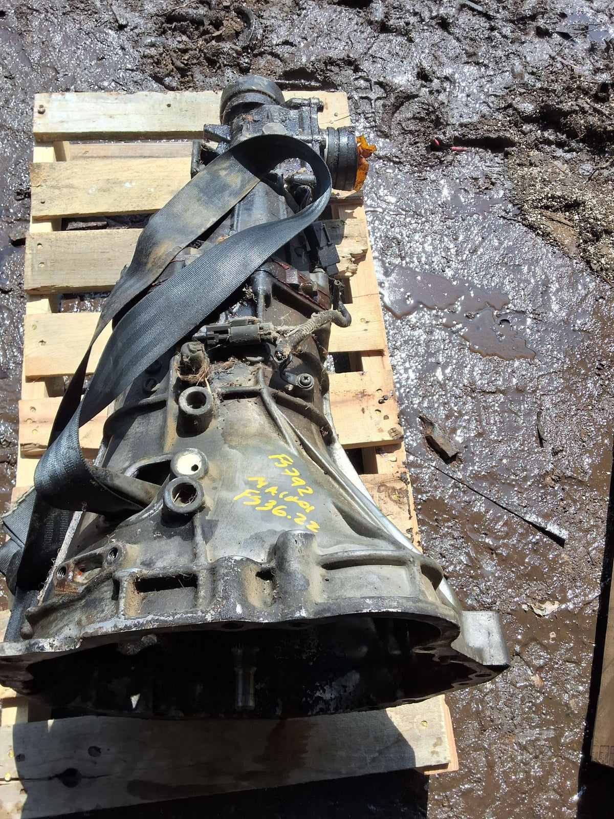 1990-1994 Nissan Pickup AT, 4x2, 4 cylinder 4th digit) Transmission