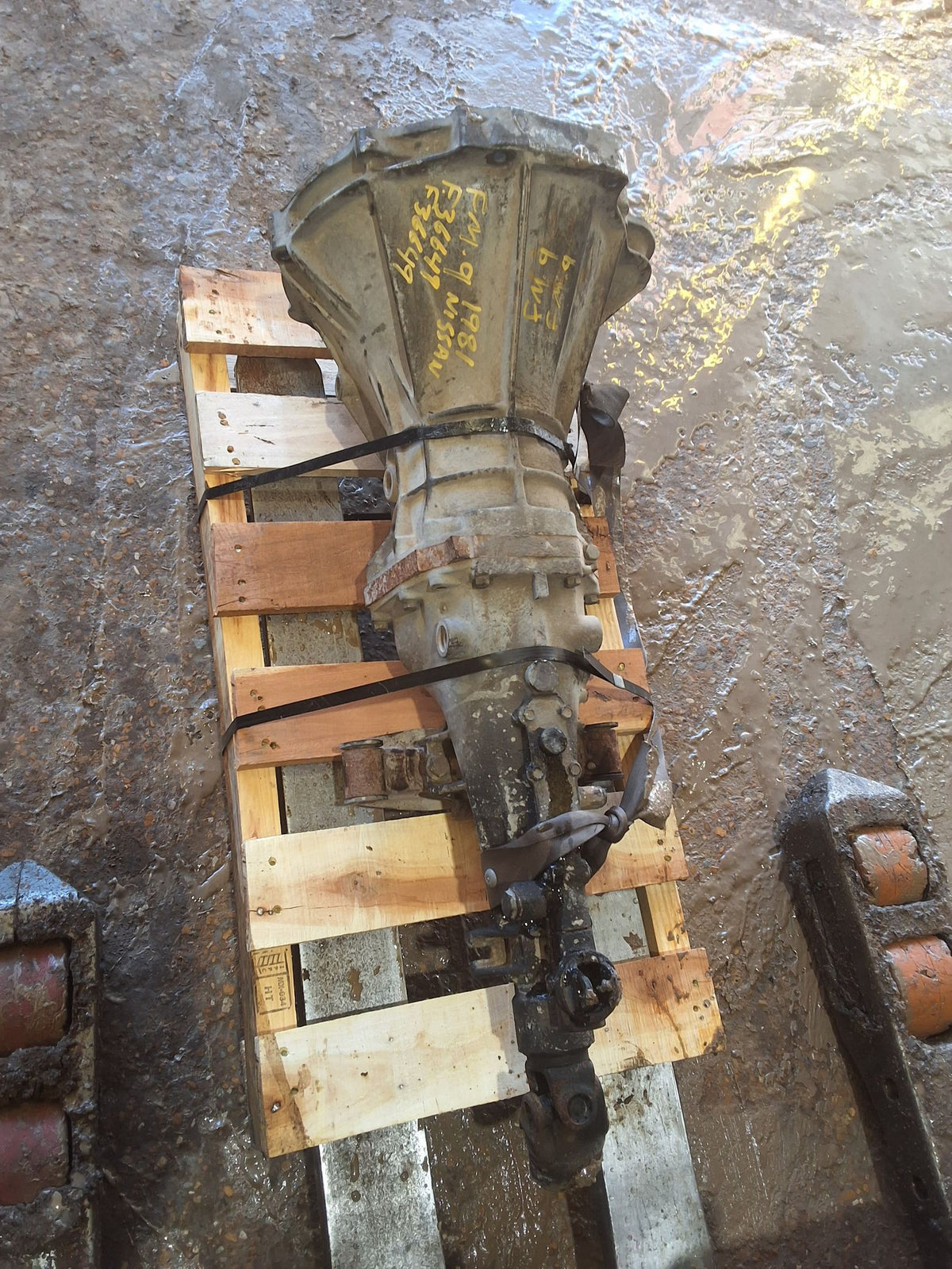 1981-1983 Datsun 280ZX 5-speed Manual RWD Transmission