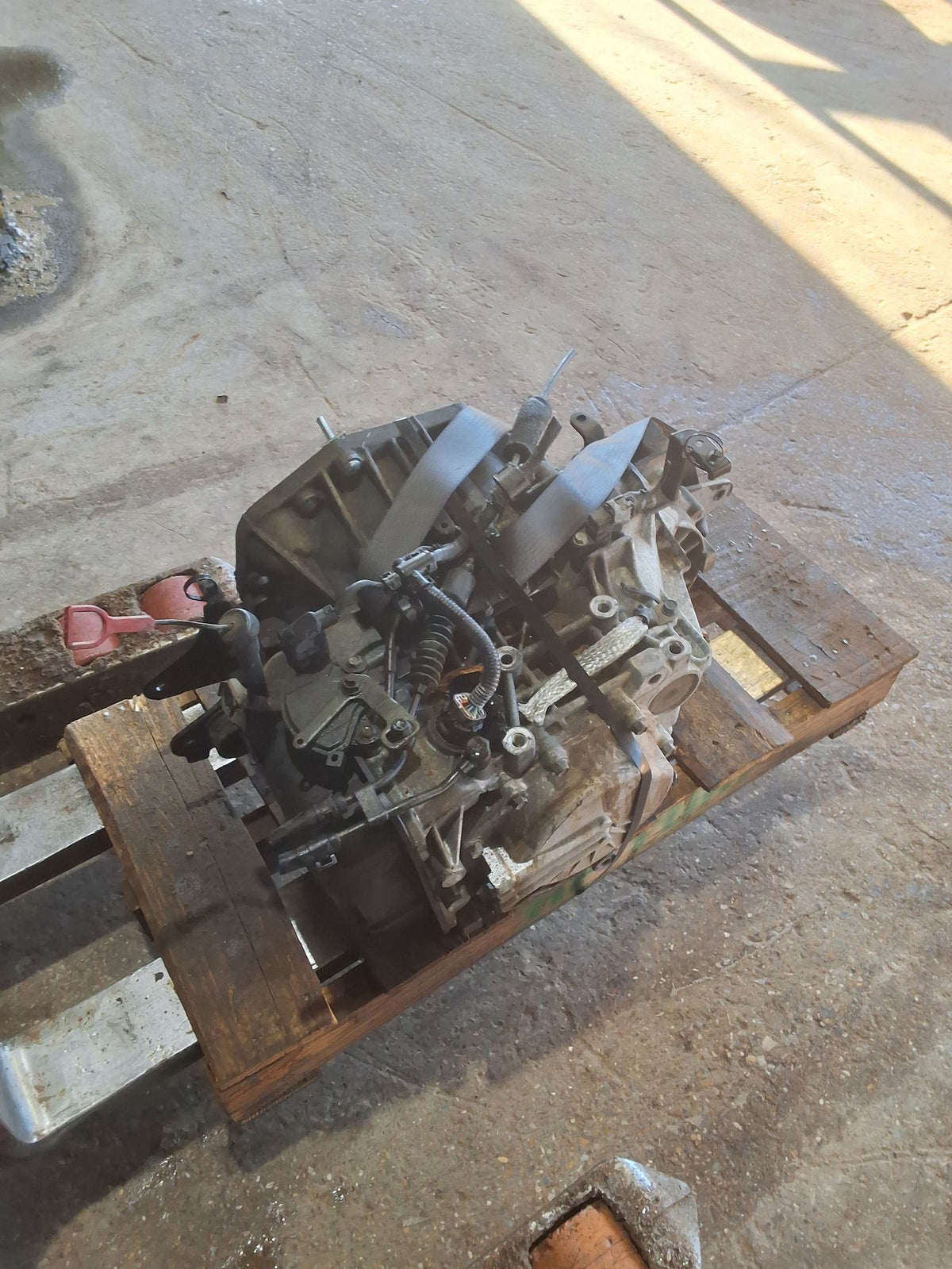 2007 Kia Rondo Automatic FWD Transmission