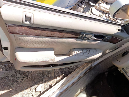 Turn Signal Light Front Passenger Side 1998 - 2004 Cadillac Seville