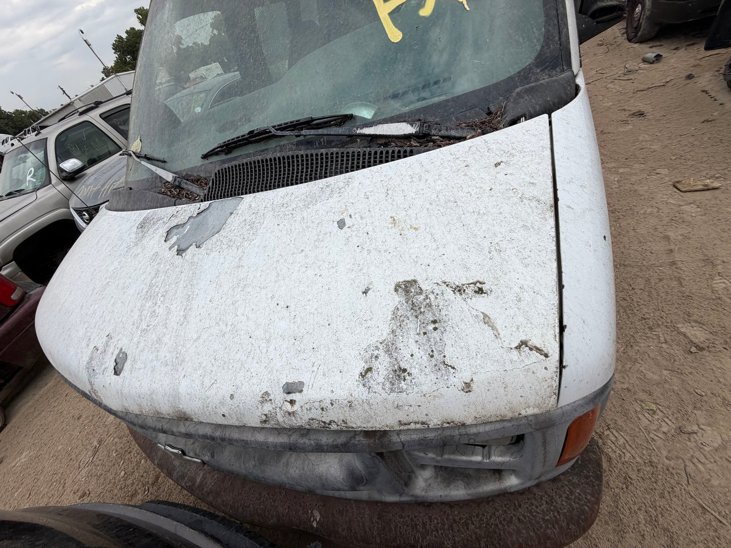 Knuckle Spindle Front Passenger Side 1996 - 2002 Chevrolet Express
