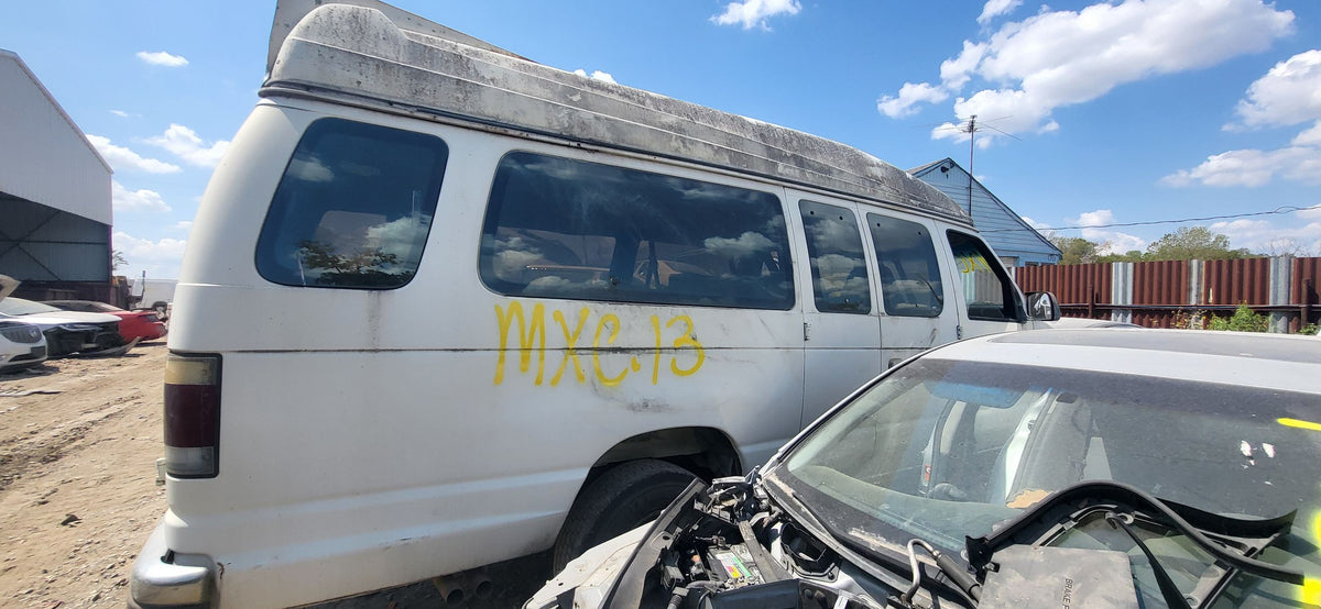 C-Pillar Trim Panel Passenger Side 1992 - 2014 Ford E-350