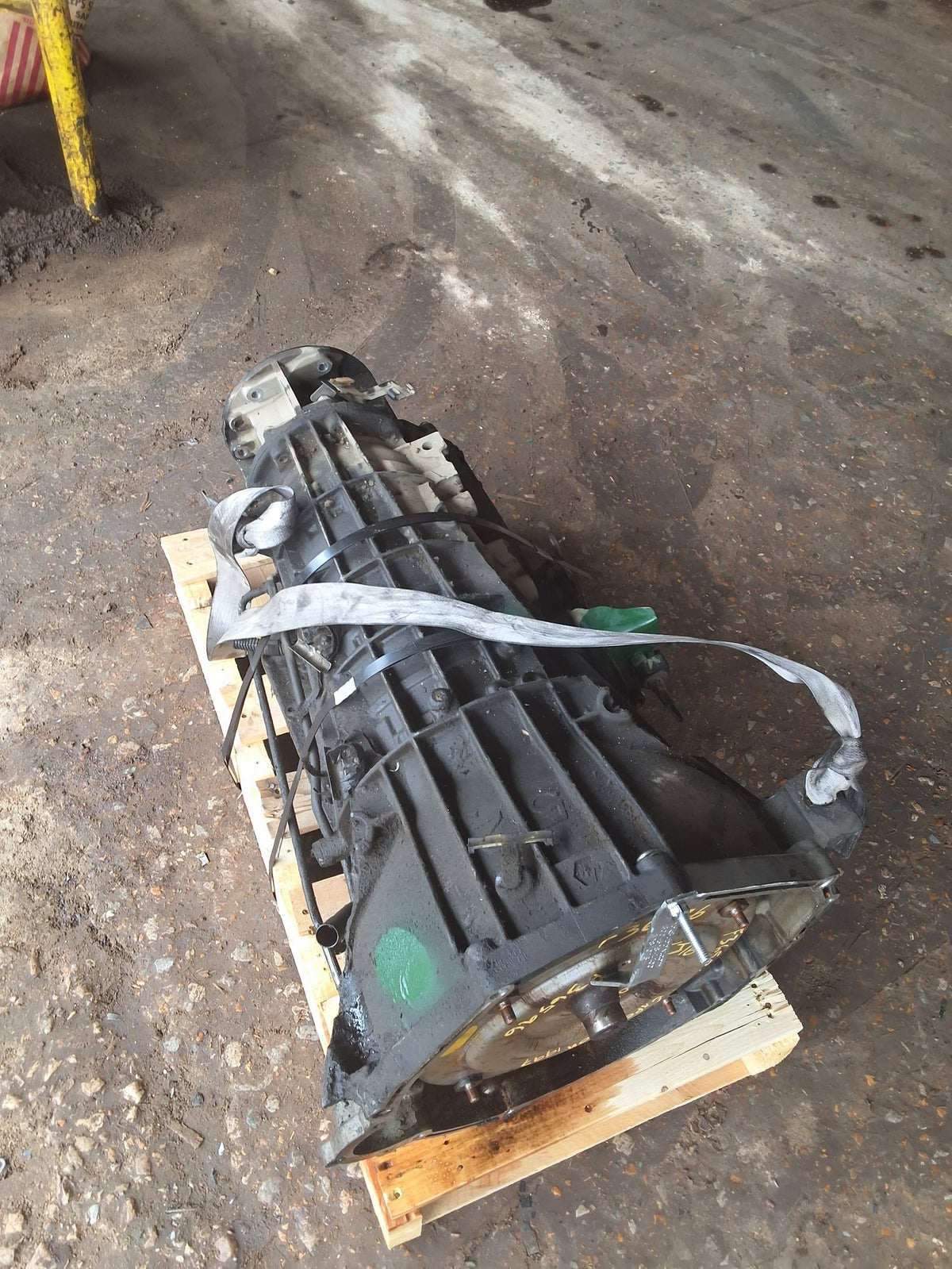 1997-1998 Ford Expedition Automatic 4WD Transmission
