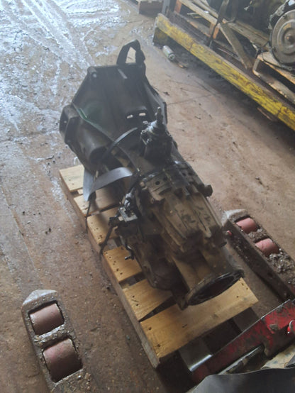 1999-2000 Ford Super Duty F-350 DRW 6 - Speed - Manual 4WD Transmission