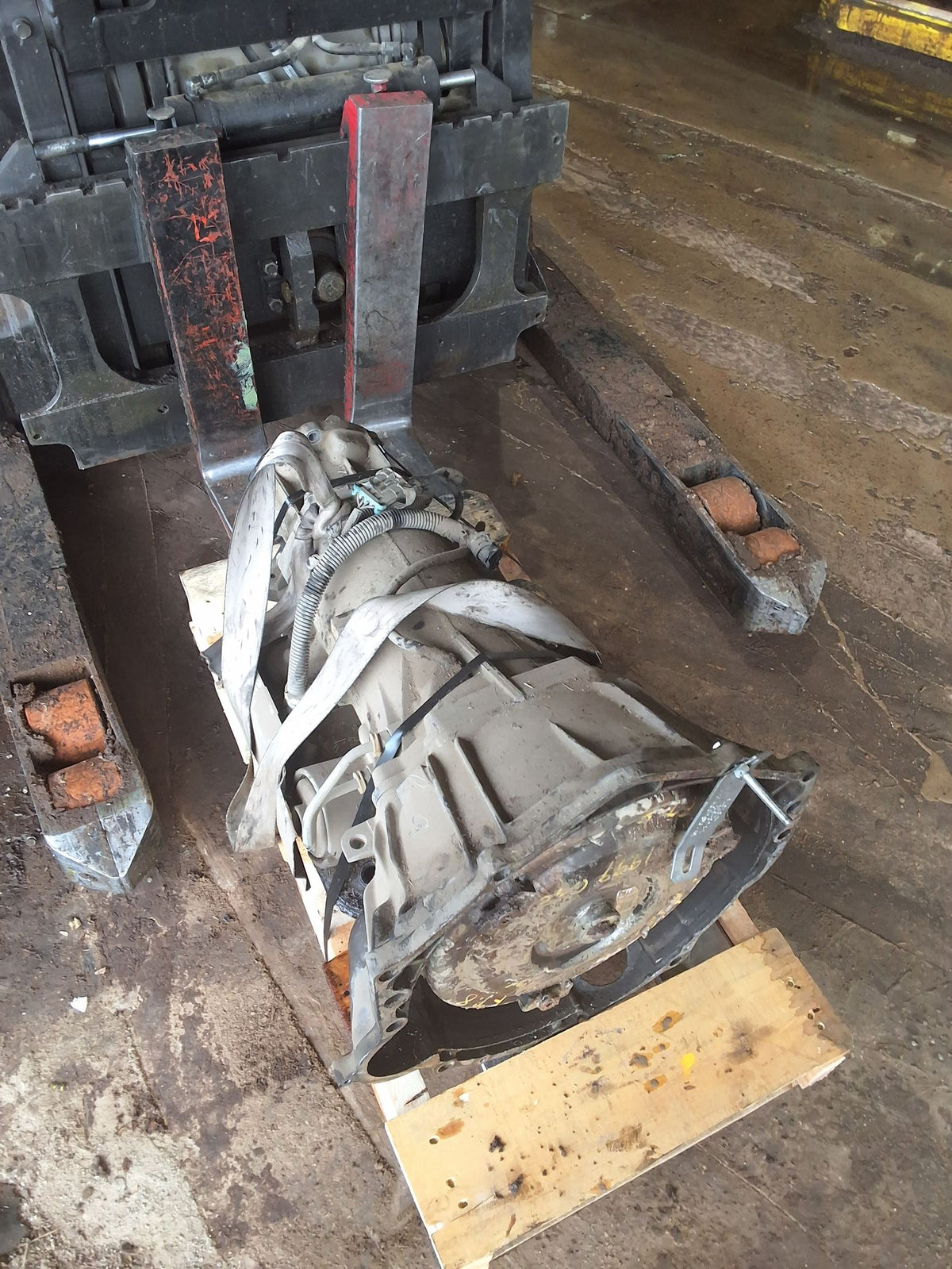 1999-2000 Chevrolet Suburban Automatic 4WD Transmission