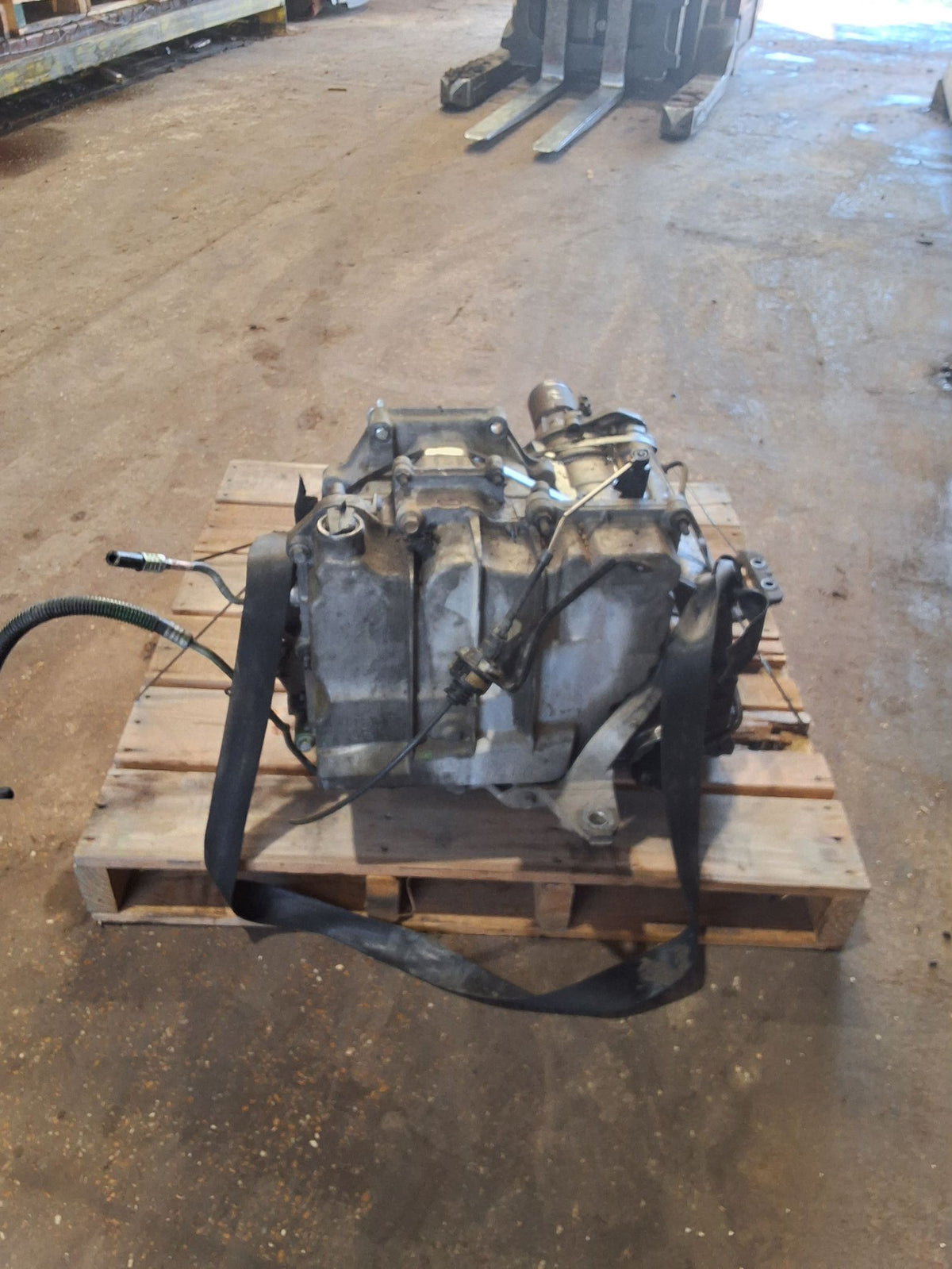 2001 Cadillac Seville 4-Speed Automatic 4.6L V8 DOHC 32V Transmission