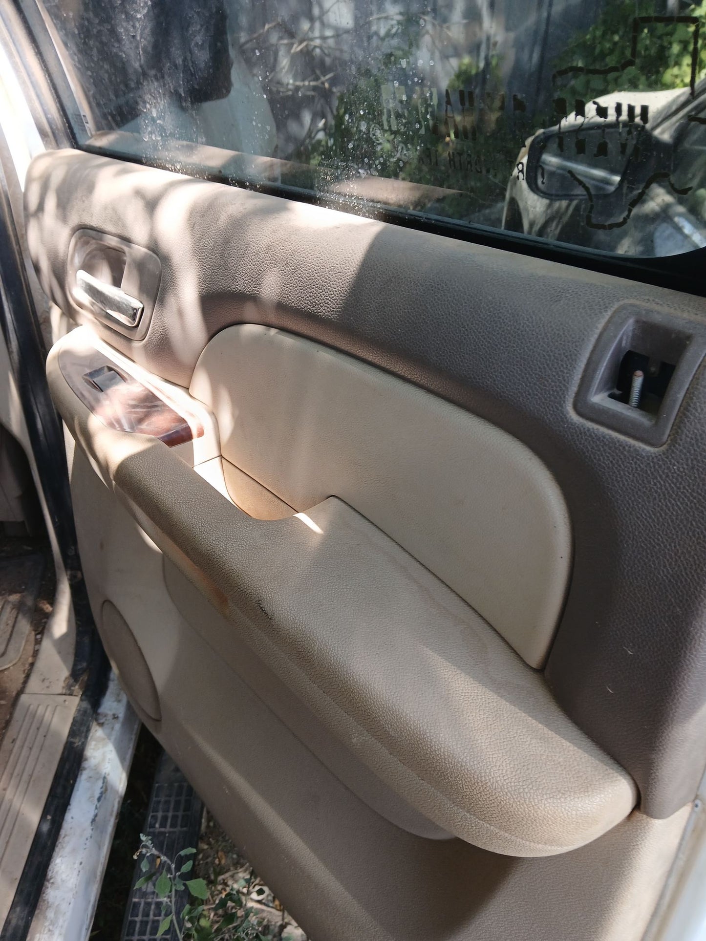 Rear Window Glass 2007 - 2014 GMC Sierra 2500