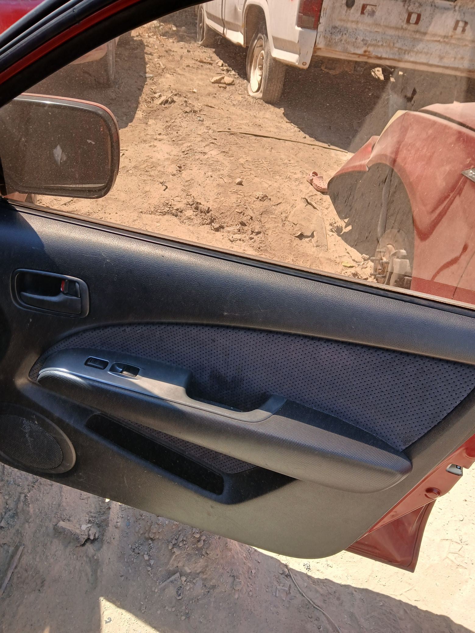 Door Window Glass Rear Passenger Side 2003 - 2006 Mitsubishi Outlander