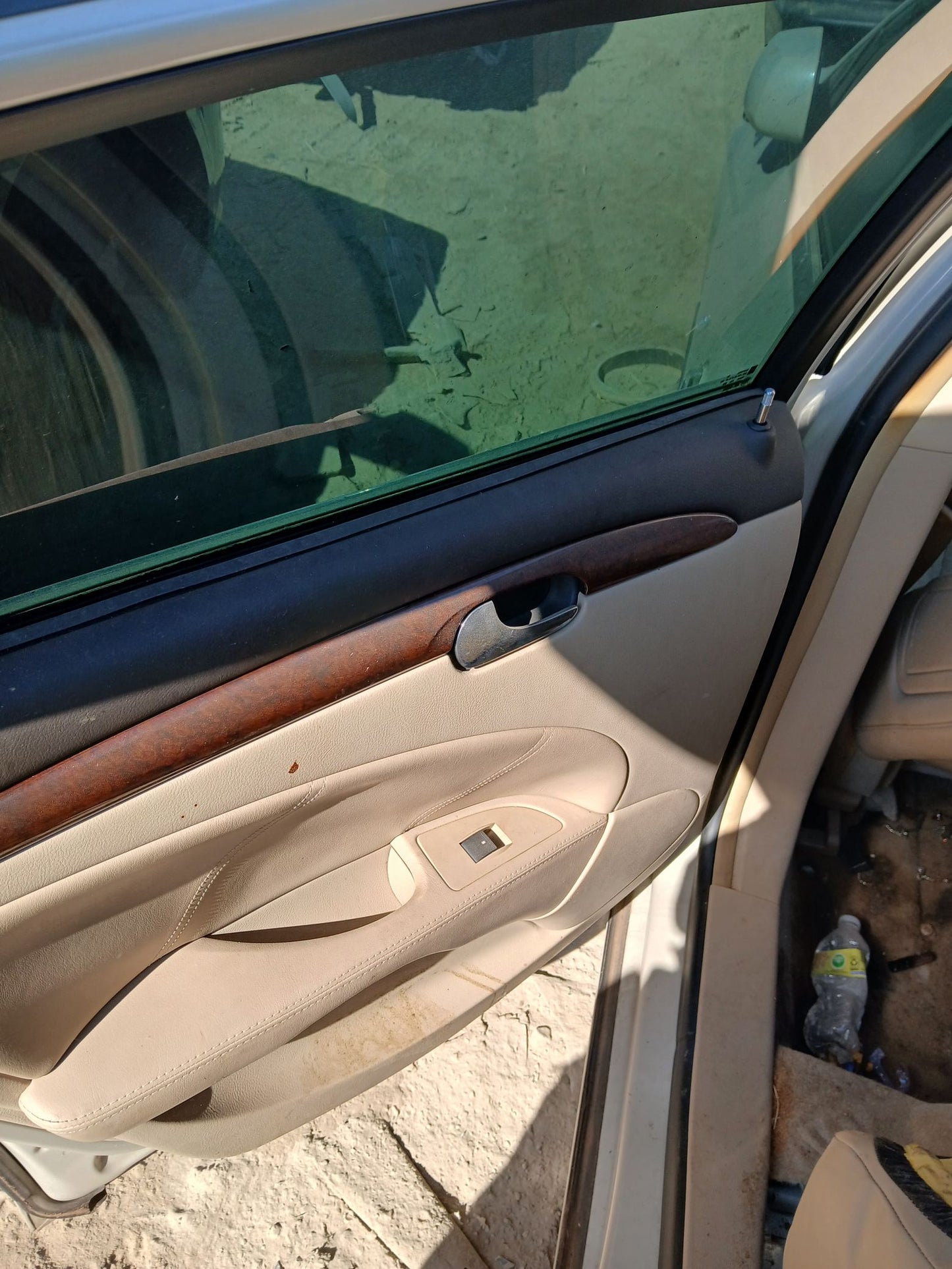 Door Interior Handle Front Driver Side 2006 - 2011 Buick Lucerne
