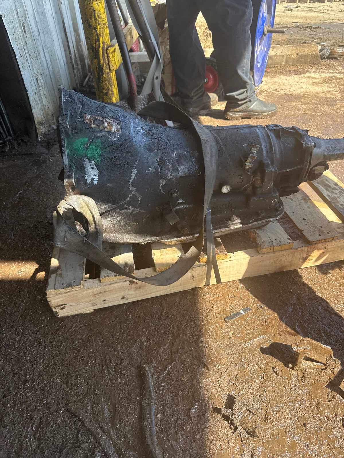 1993-1994 GMC Suburban 4-speed Automatic RWD Transmission