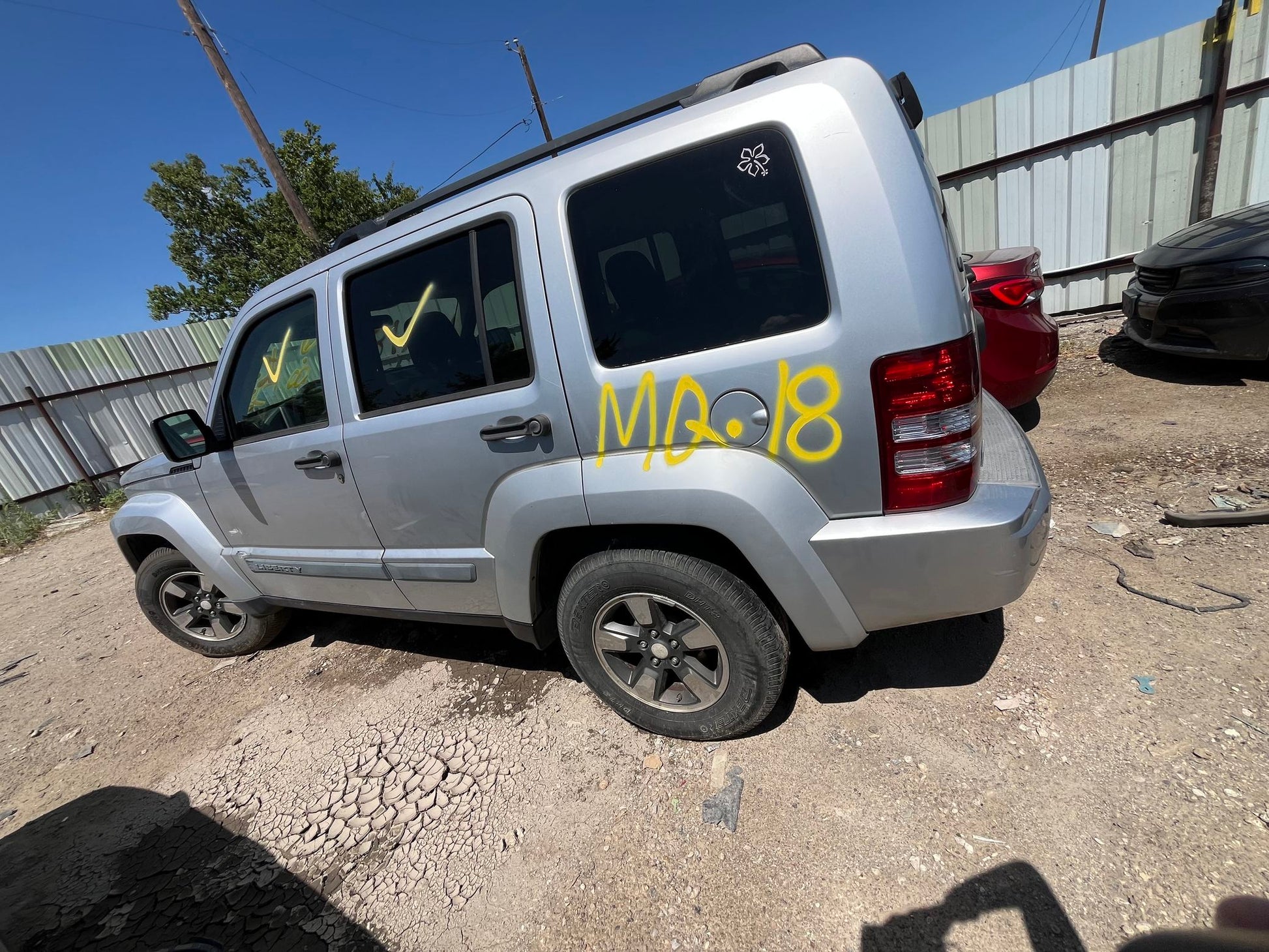 Grille 2008 - 2012 Jeep Liberty