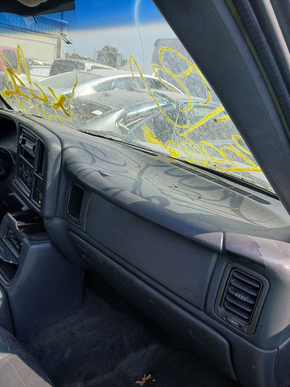 Parking Lamp Assembly Front Passenger Side 1999 - 2006 Chevrolet Silverado 1500