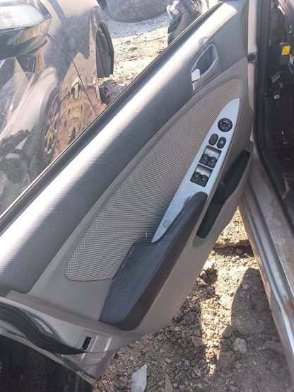 Seat Belt Rear Passenger Side 2012 - 2017 Hyundai Accent