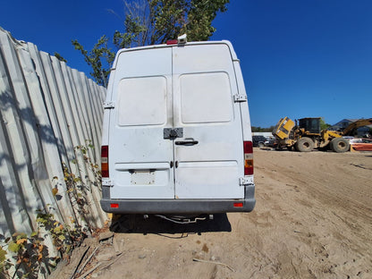 Fender Front Passenger Side 2003 - 2006 Dodge Sprinter