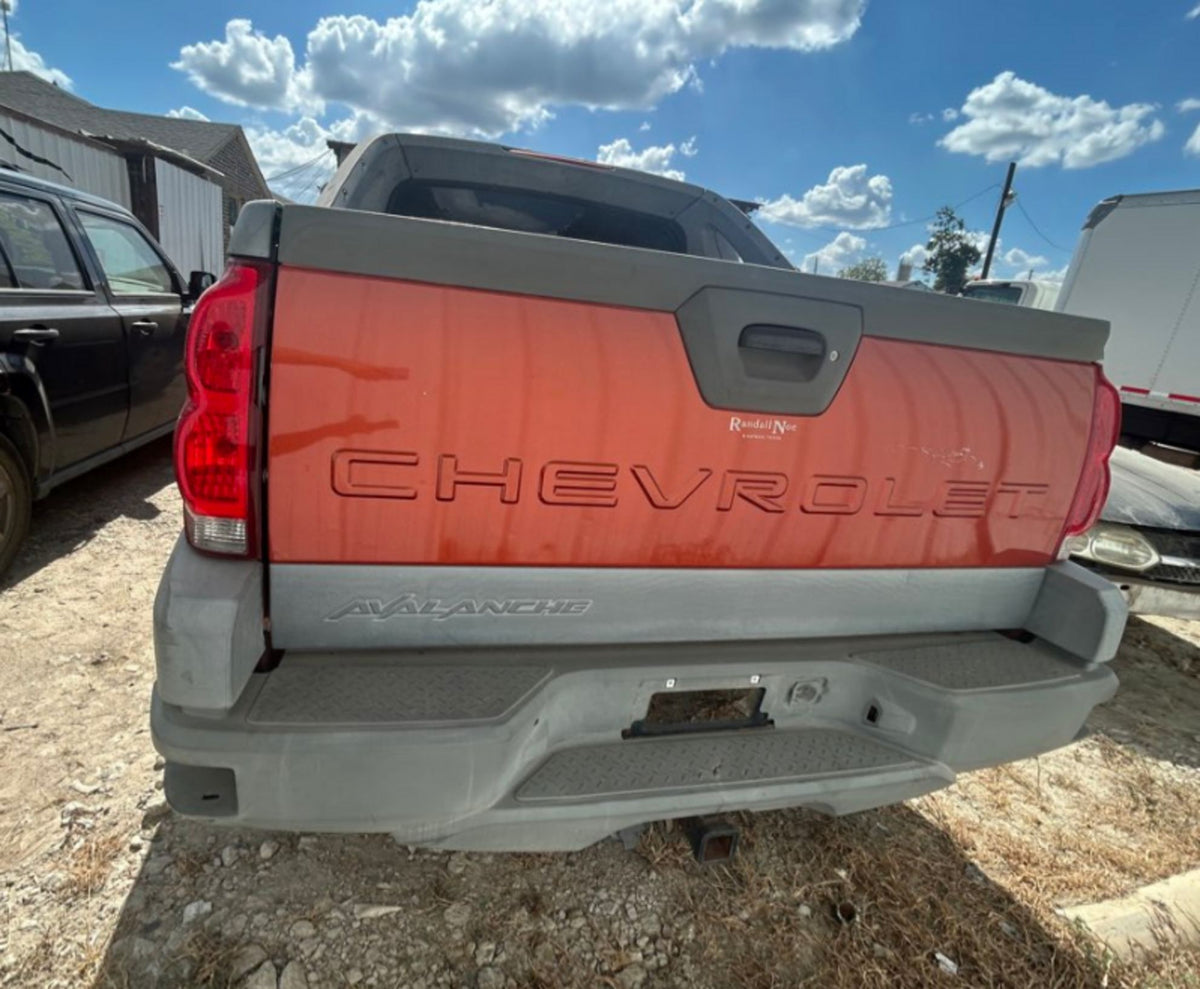 Tail Light Driver Side 2002 - 2006 Chevrolet Avalanche