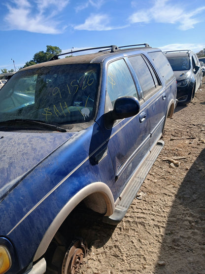 Seat Belt Buckle Front Passenger Side 1997 - 2002 Ford Expedition