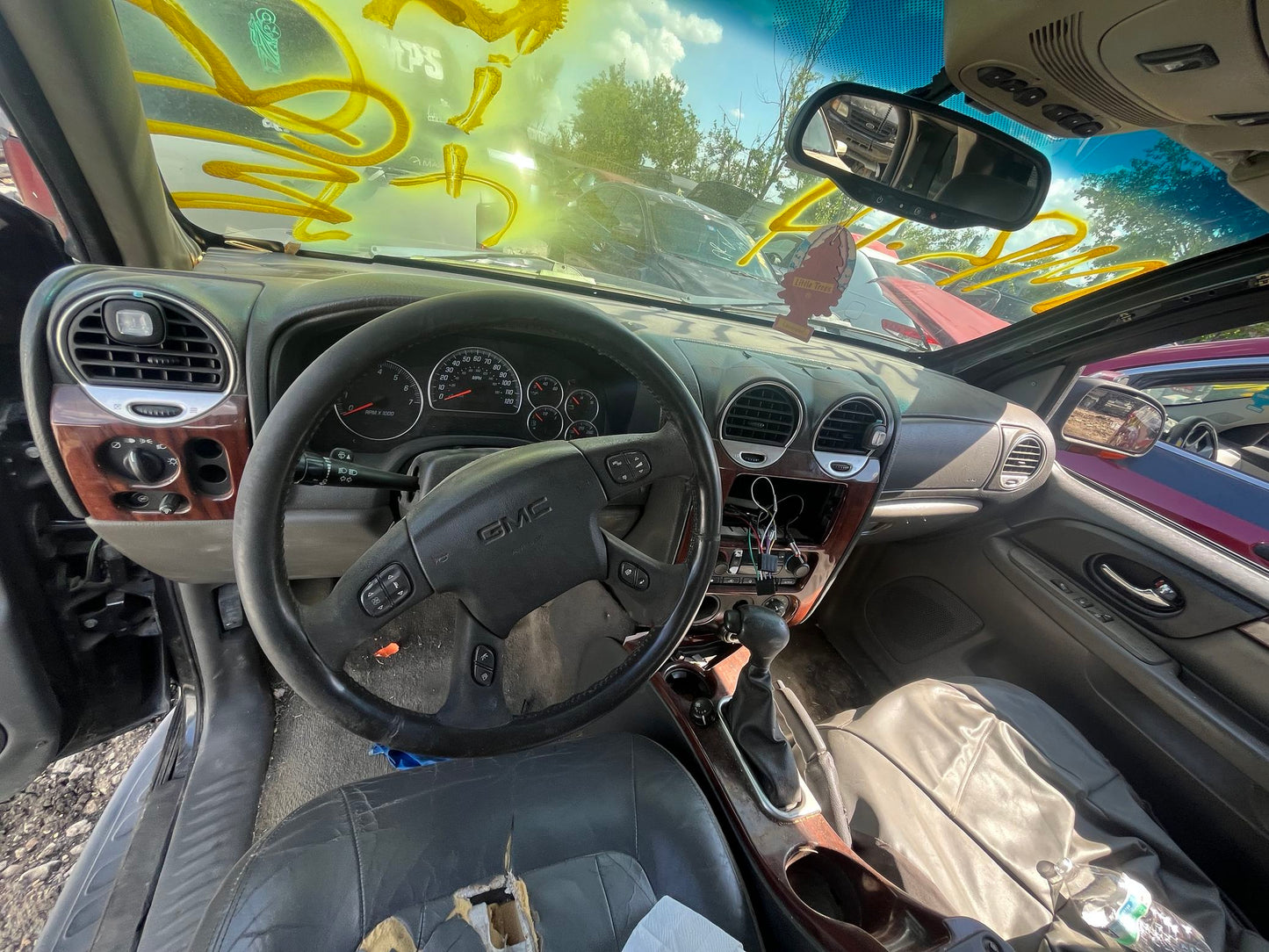 Fuse Box Engine Compartment 2002 - 2006 GMC Envoy XL