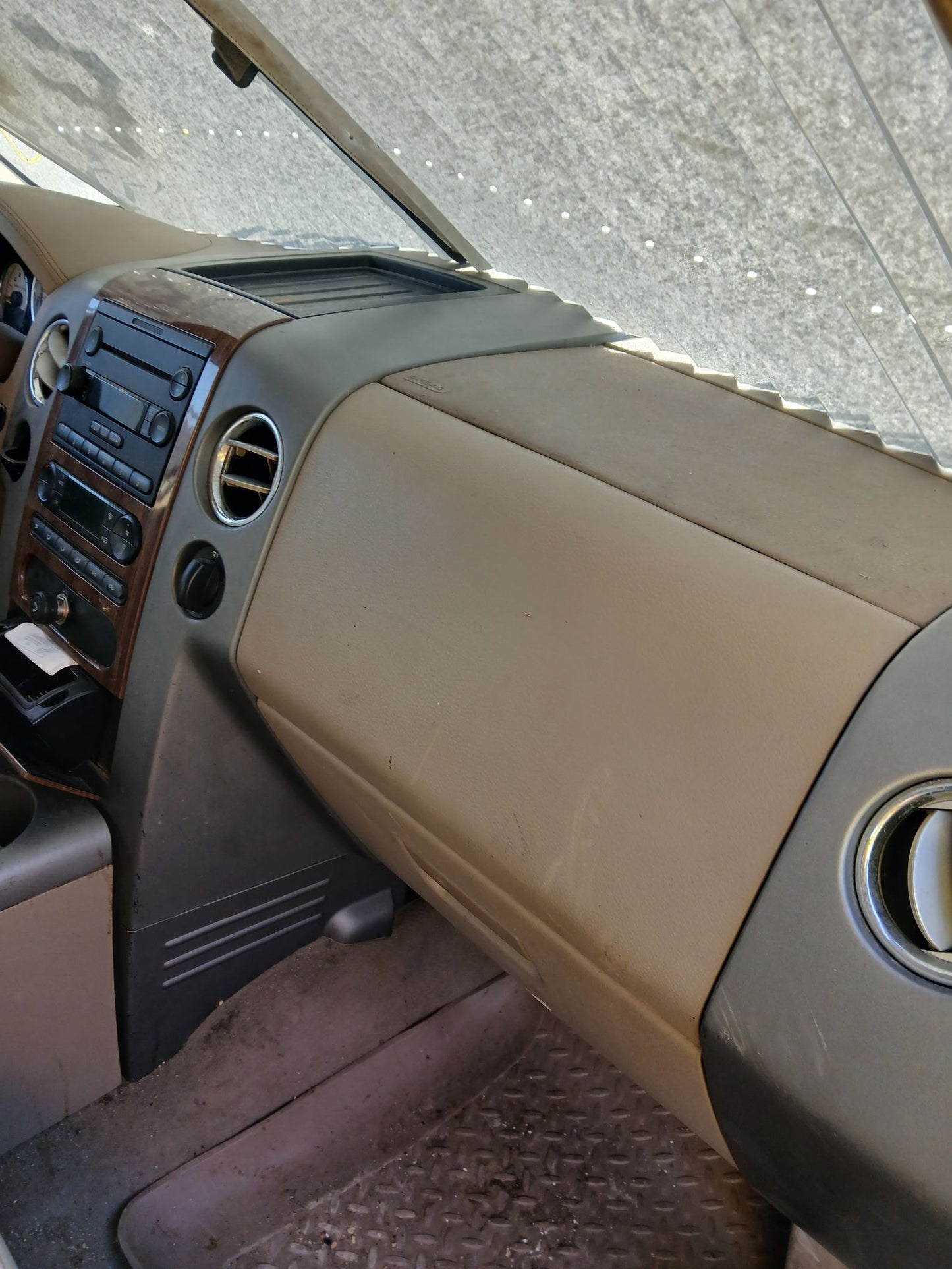 Fuse Box Engine Compartment 2004 - 2008 Ford F-150