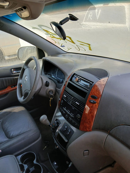 Tail Light Passenger Side 2004 - 2010 Toyota Sienna