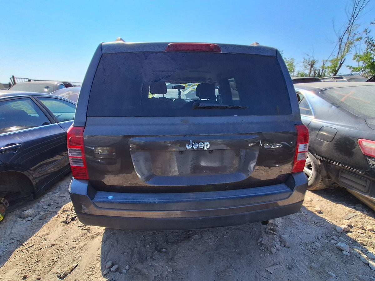Headlight Driver Side 2007 - 2017 Jeep Patriot